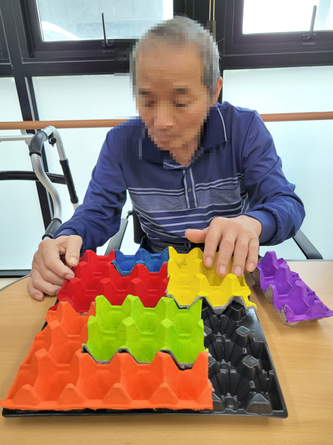 7월 14일_ 오전프로그램_계란판퍼즐맞추기(인지활동)