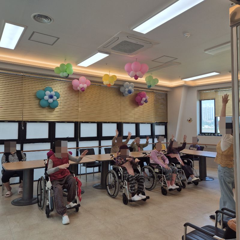 ⚬ 5월 12일 월요일_ 자기존중의 날 ⚬